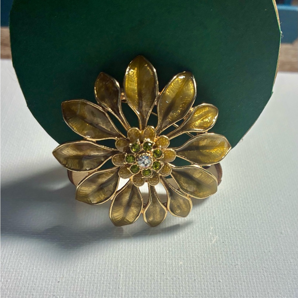 Gold Tone and Green Floral Vintage Brooch.